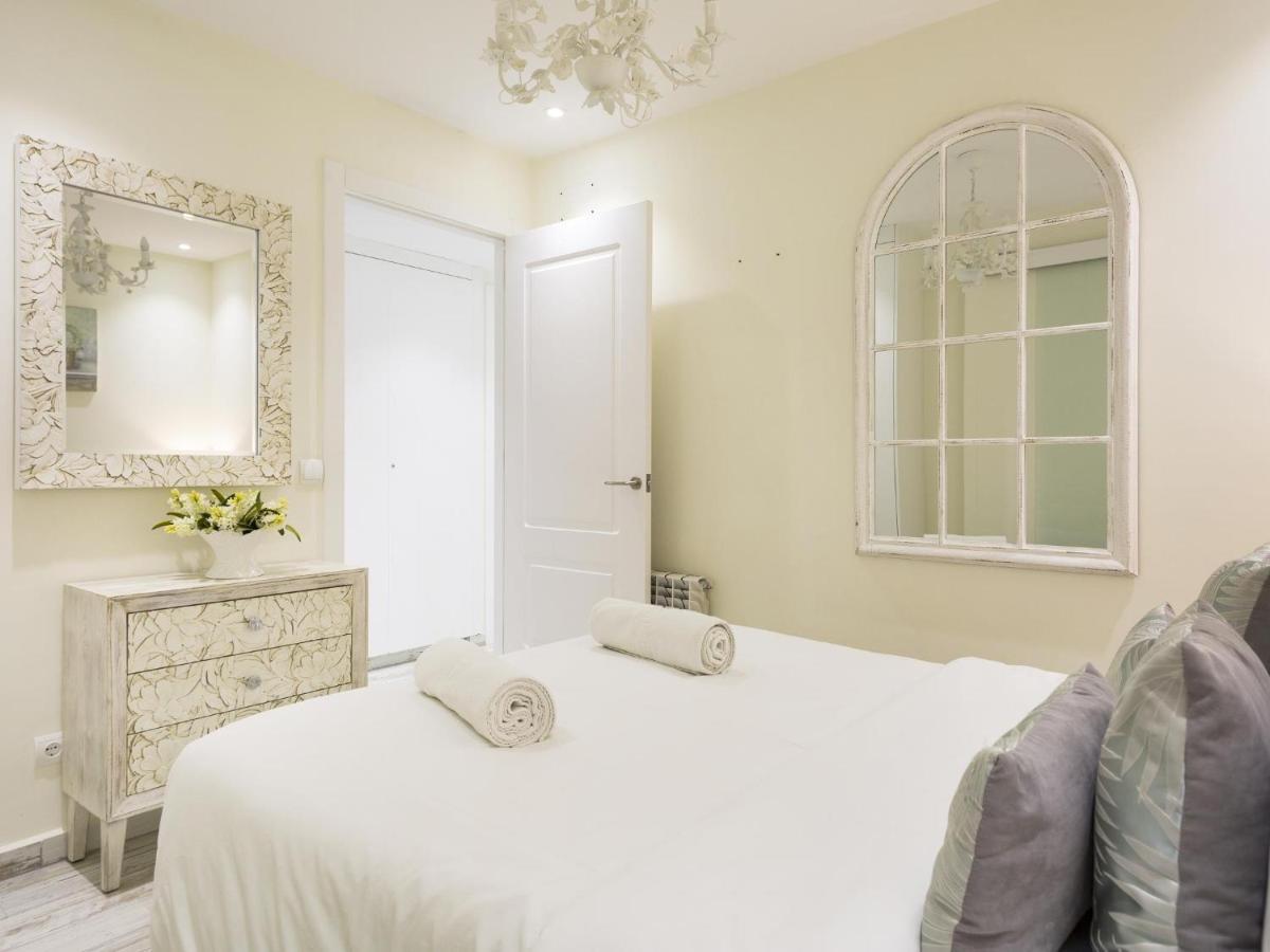 Sitges Spaces Mediterranean Apartments 4 Bedroom, 4 Bathroom, Huge Terrace, Jacuzzi- Sleeps 9 Экстерьер фото