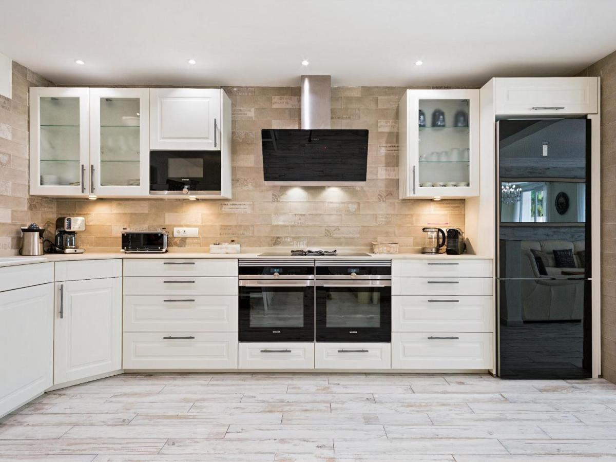 Sitges Spaces Mediterranean Apartments 4 Bedroom, 4 Bathroom, Huge Terrace, Jacuzzi- Sleeps 9 Экстерьер фото