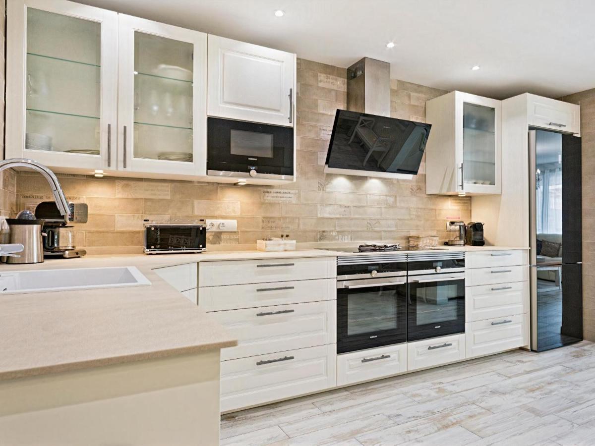 Sitges Spaces Mediterranean Apartments 4 Bedroom, 4 Bathroom, Huge Terrace, Jacuzzi- Sleeps 9 Экстерьер фото