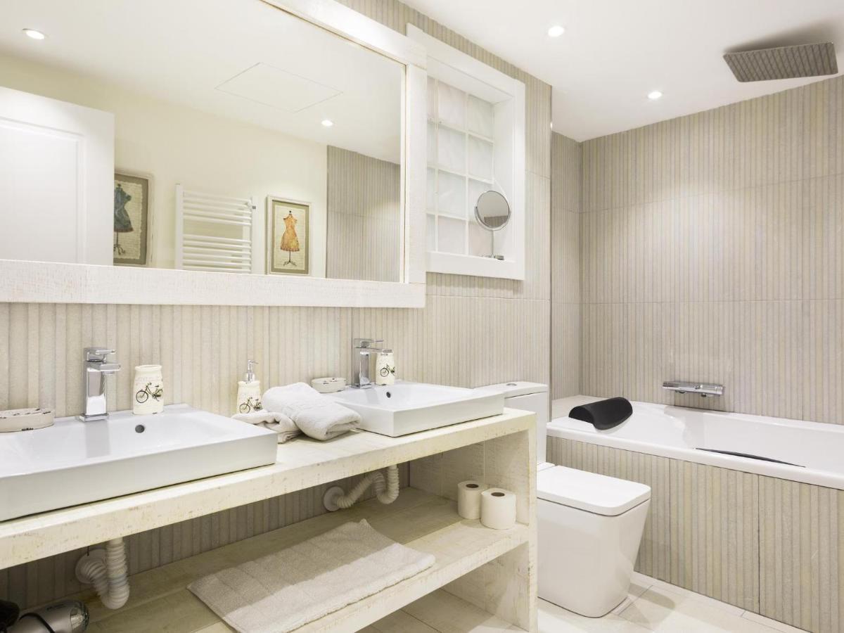 Sitges Spaces Mediterranean Apartments 4 Bedroom, 4 Bathroom, Huge Terrace, Jacuzzi- Sleeps 9 Экстерьер фото