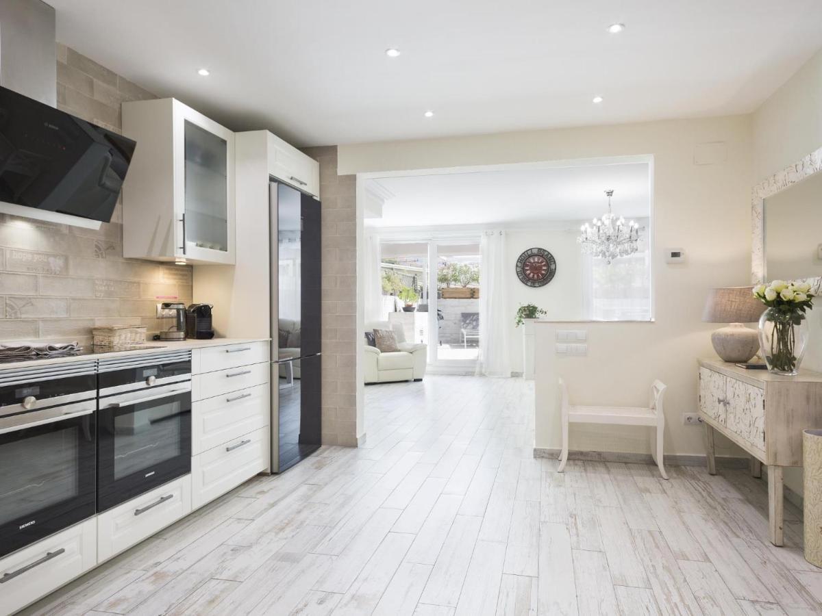 Sitges Spaces Mediterranean Apartments 4 Bedroom, 4 Bathroom, Huge Terrace, Jacuzzi- Sleeps 9 Экстерьер фото